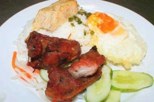 Quán Ăn Cơm 32 - Đồng Khởi