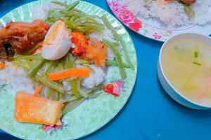 Quán Ăn Cơm Bình Dân - Phạm Văn Đồng