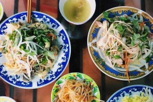 Quán Ăn Cơm Gà Bà Thuận - Hai Bà Trưng