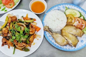 Quán Ăn Cơm Gà Hòa Bình - Phạm Thế Hiển