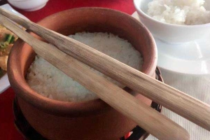 Quán Ăn Cơm Niêu Hoa Sữa