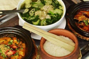 Quán Ăn Cơm Niêu Lộc Ký