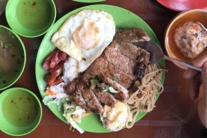 Quán Ăn Cơm Tấm Cô Thắm