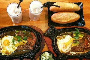 Quán Ăn Con Bò Đen - Bít Tết & Bánh Mì Sốt Vang