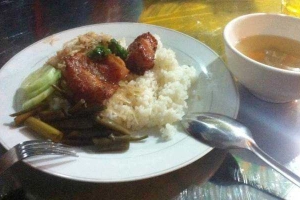 Quán Ăn Đạt - Cơm Đêm & Bánh Mì Cà Ri
