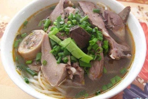 Quán Ăn Đông Phi - Bún Lòng Thả & Giò Hầm Đậu
