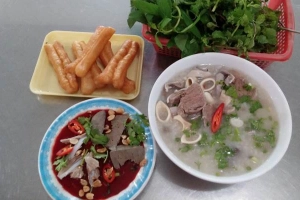 Quán Ăn Đức Thắng - Cháo Lòng & Tiết Canh