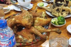 Quán Ăn Gà Nướng Lu