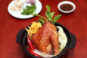 Quán Ăn Gà Tiềm Ớt Hiểm