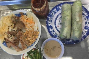 Quán Ăn Hạnh - Bún Thịt Nướng & Chả Cuốn