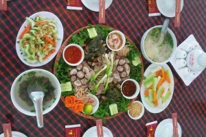 Quán Ăn Hoa Ban - Đặc Sản Lợn Bản
