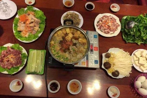 Quán Ăn Hoàng Gia - Lẩu Các Loại