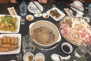 Quán Ăn Hoàng Thành - Lẩu Nấm
