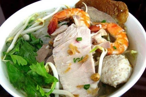 Quán Ăn Hủ Tiếu Bình Dân - Trưng Trắc