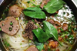 Quán Ăn Hủ Tiếu Bò Viên - Quốc Lộ 1