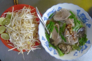 Quán Ăn Hủ Tiếu, Nui & Ăn Vặt