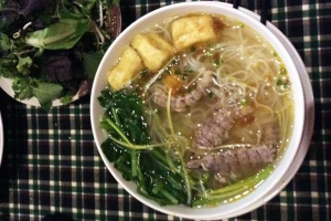 Quán Ăn Hùng Vân - Bún Cua Biển & Phở Ngàu Nằm