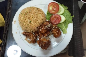 Quán Ăn Hùng Xíu - Hủ Tíu Xào & Cơm Gà Xối Mỡ
