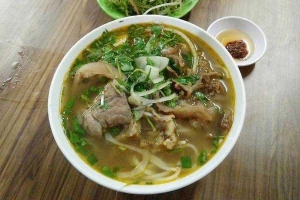 Quán Ăn Kim Hùng - Bún Bò, Cơm Tấm & Lẩu