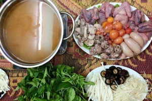 Quán Ăn Lẩu Cô Hoa