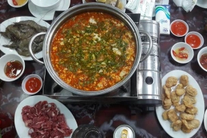 Quán Ăn Lẩu Cua Đồng - Lê Thanh Nghị