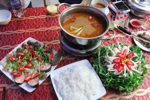 Quán Ăn Lẩu Mắm Trúc Giang