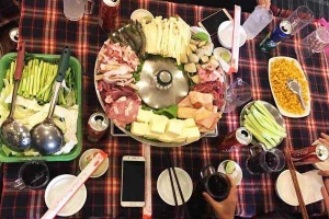 Quán Ăn Lẩu Nấm Hà Chuyền