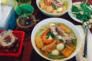 Quán Ăn Lẩu Tô Cá Hồi