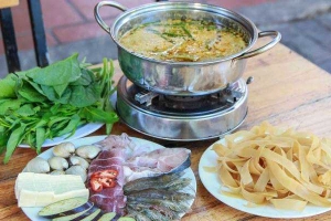 Quán Ăn Lẩu Ven Hồ