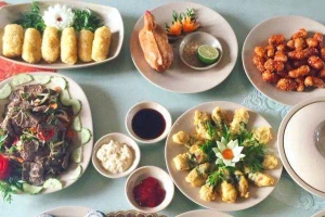 Quán Ăn Loving Hut - Cơm Chay - Tố Hữu