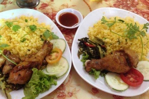 Quán Ăn Lý Hùng - Gà Ta Xối Mỡ