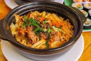 Quán Ăn Mì Cay & Ăn Vặt Núp Quán - Huỳnh Thúc Kháng