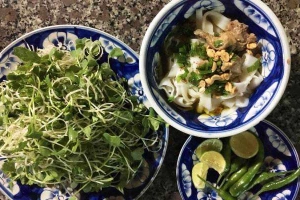 Quán Ăn Mì Gà Bình Tú - Đặc Sản Quảng Nam