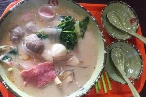 Quán Ăn Mì Má La Tàng