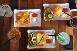 Quán Ăn MOON Milk Tea & Fast Food
