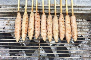 Quán Ăn Nem Nướng Phú Ngọc