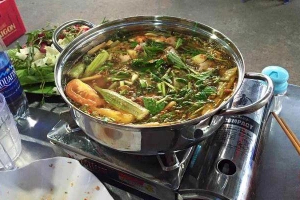 Quán Ăn Ngọc Hòa Quán - Gỏi Cá Trích & Hải Sản Tươi Sống