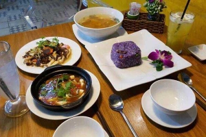 Quán Ăn Ngọc Hương Cội Nguồn - Vegetarian Cuisine