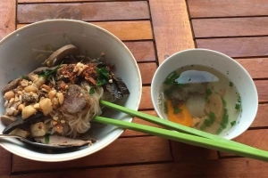 Quán Ăn Ngọc Trân - Hủ Tiếu & Cháo Lòng