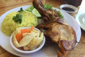 Quán Ăn Nguyệt - Cơm Gà & Bún