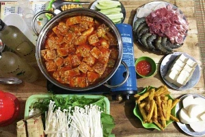 Quán Ăn Nhất Phong Quán - Lẩu & Nướng