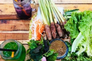 Quán Ăn Pallet Quán - Món Huế & Ăn Vặt