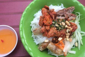 Quán Ăn Pé Múp - Bún Thịt Nướng & Nem Lụi