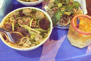Quán Ăn Phong Lan - Bún, Phở & Cơm Lẩu Bình Dân