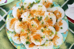Quán Ăn Quán Bà Đỏ - Bánh Huế & Bún Mắm Nêm