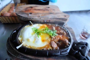 Quán Ăn Quán May - Ốp La & Bò Né