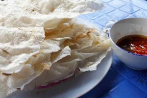Quán Ăn Năm Gỗ - Mì Quảng & Bánh Đập