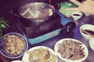 Quán Ăn Quán Ngon - Vịt Om Sấu, Lẩu Gà & Cá Chép Om Dưa