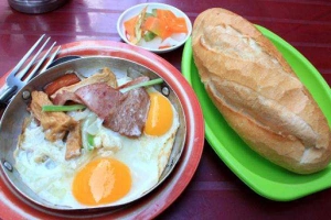 Quán Ăn Quán Thanh - Cari - Ốp La & Cao Lầu