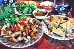 Quán Ăn Quán Yến - Tiết Canh - Cháo Vịt & Lòng Nướng